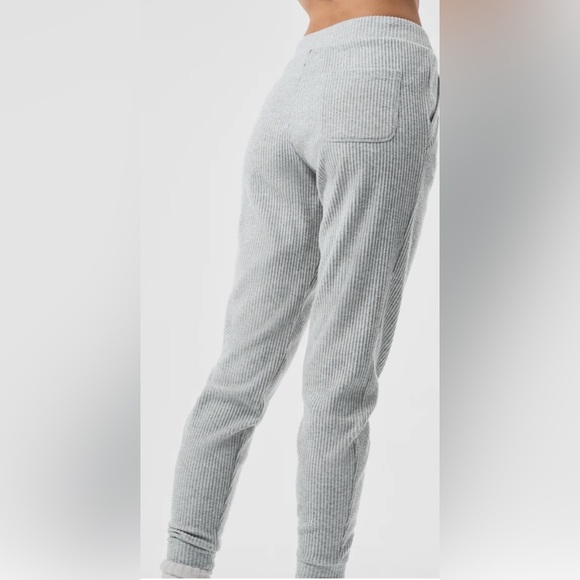 ALO yoga Gray Ribbed Joggers - Picture 2 of 11